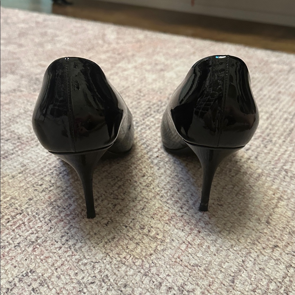 Balenciaga Black Heels with Gold BB logo - Picture 2 of 8